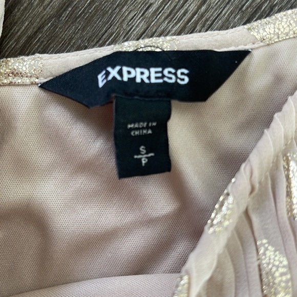 EXPRESS DRESS! - Picture 3 of 3